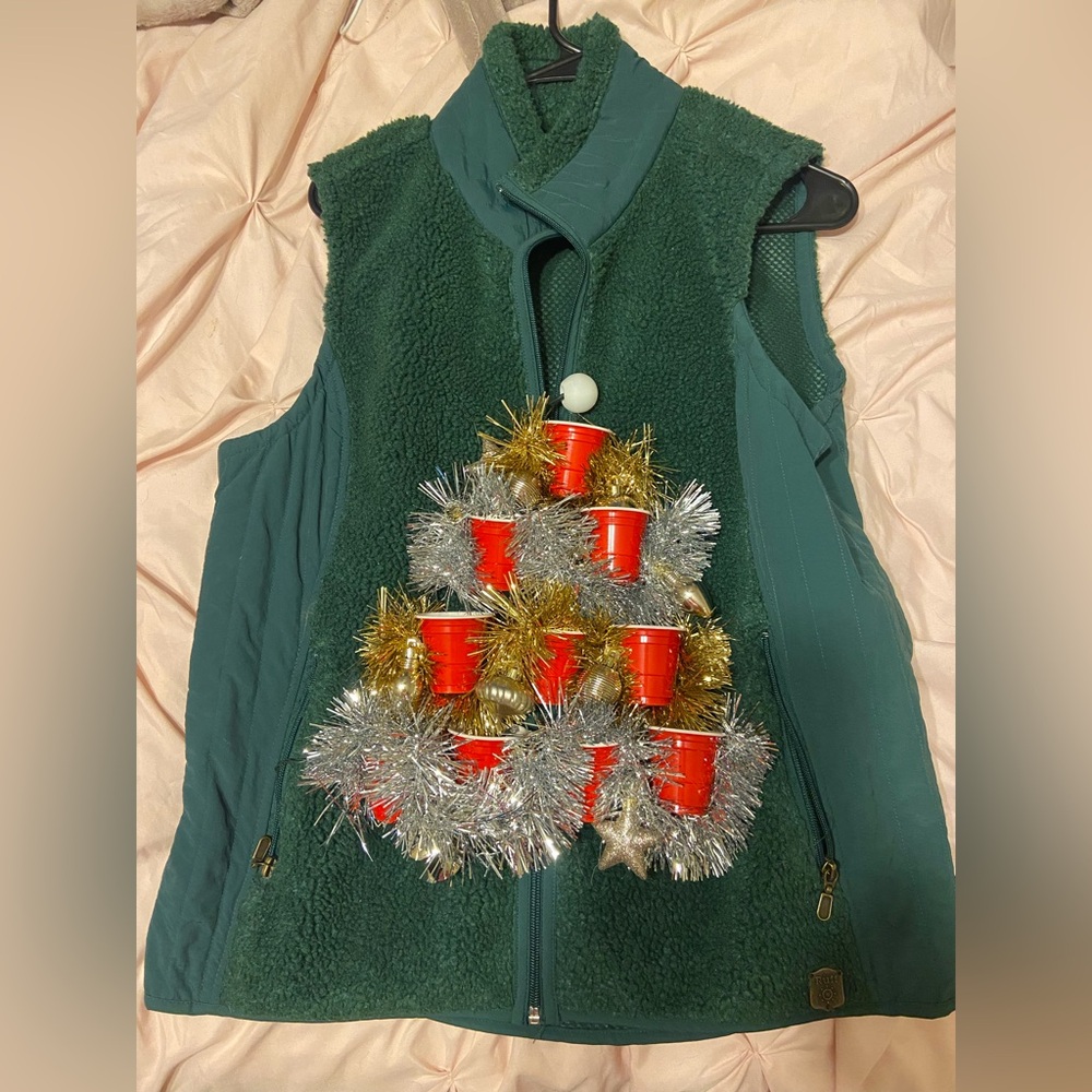 Beer pong christmas vest